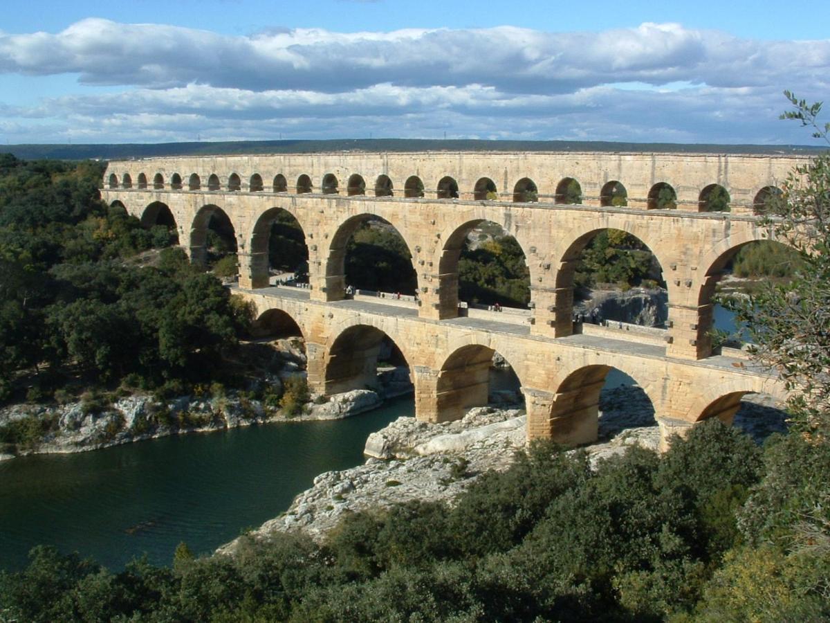 Le Cherche Midi, Entre Nimes, Le Pont Du Gard, Uzes, Arles 말게레츠 외부 사진
