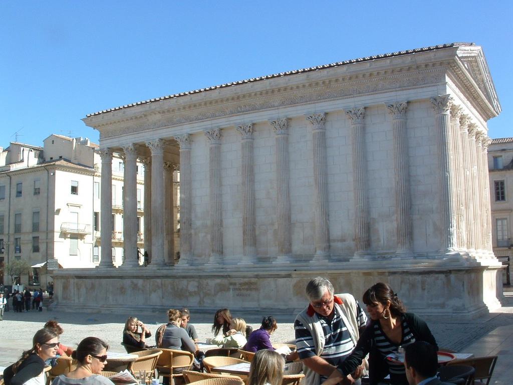 Le Cherche Midi, Entre Nimes, Le Pont Du Gard, Uzes, Arles 말게레츠 외부 사진